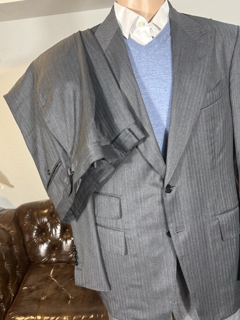 Tom Ford Herringbone Gray Wool 2Pc Suit Windsor Peak Lapel 52R 42R US 35x31 New